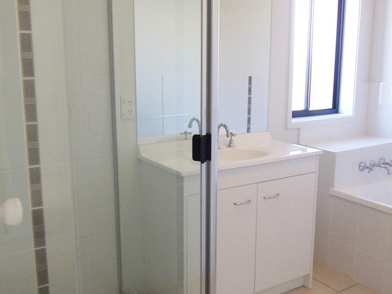 10 Cannon Lane, Little Mountain QLD 4551