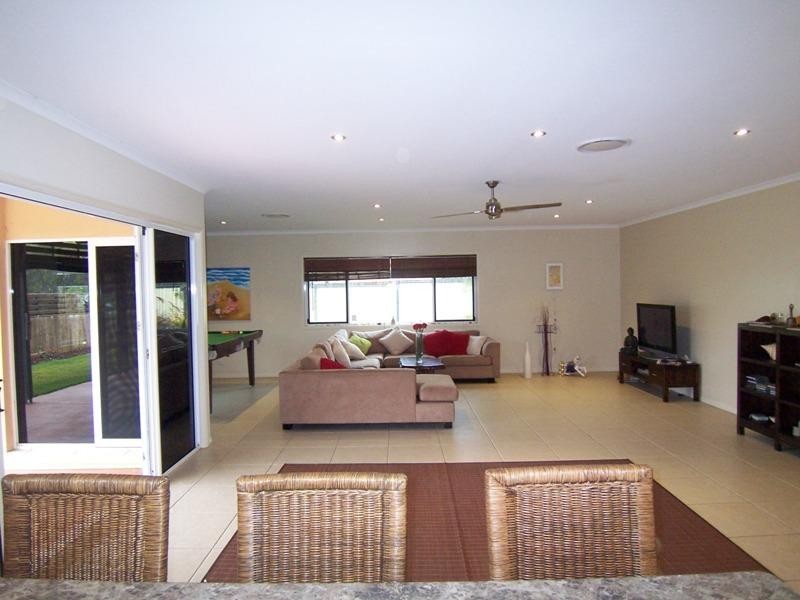 12 Wildflower Way, Little Mountain QLD 4551