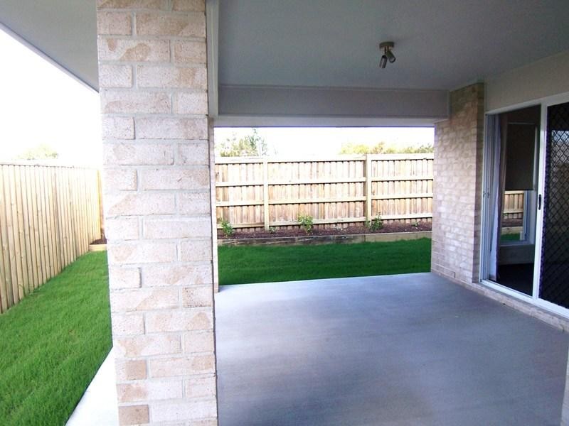 11 Alicia Circuit, Little Mountain QLD 4551