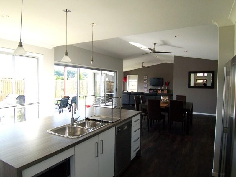 7 Alicia Circuit, Little Mountain QLD 4551