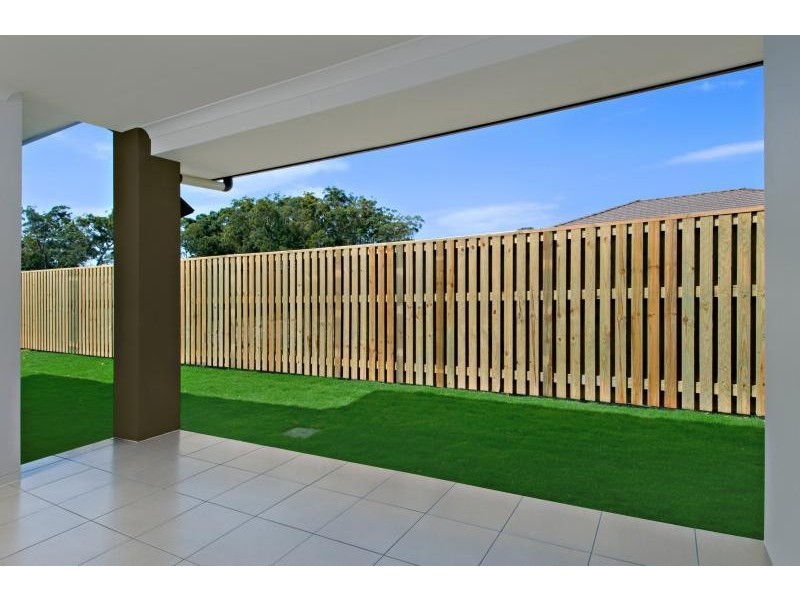 7 Rebecca Street, Little Mountain QLD 4551