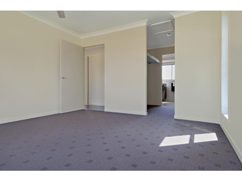 7 Rebecca Street, Little Mountain QLD 4551