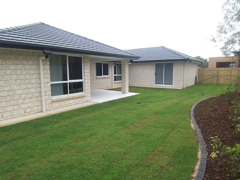 8 Acaciabark Place, Little Mountain QLD 4551