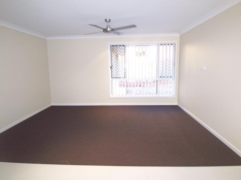 8 Acaciabark Place, Little Mountain QLD 4551