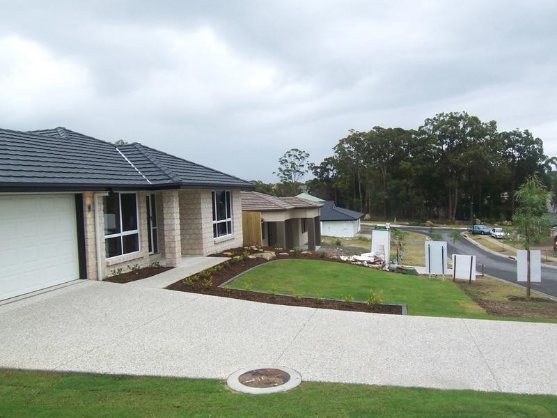 8 Acaciabark Place, Little Mountain QLD 4551