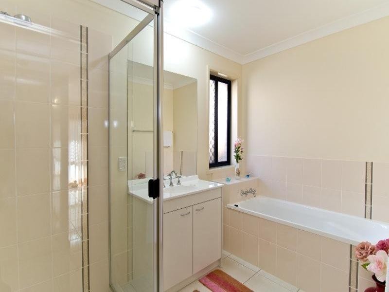 32 Alicia Circuit, Little Mountain QLD 4551