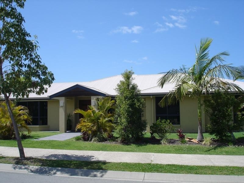 2 Pandorea Street, Currimundi QLD 4551