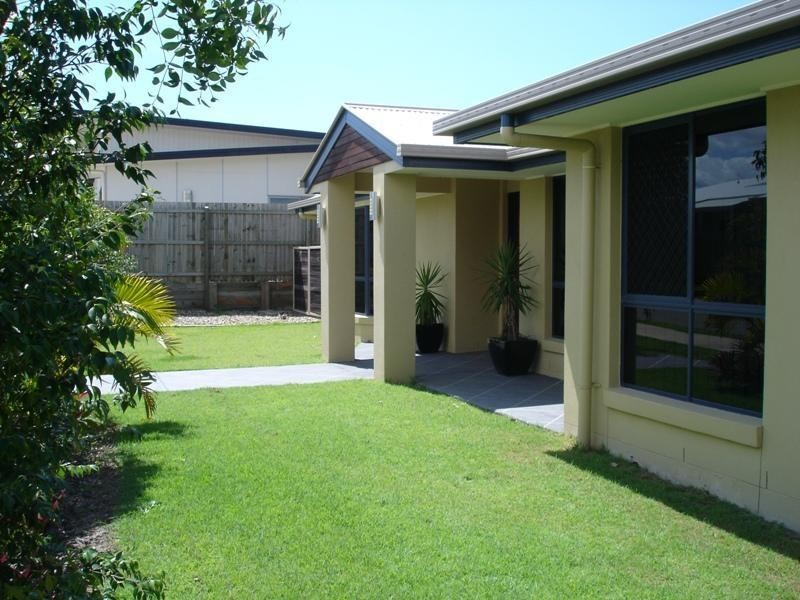 2 Pandorea Street, Currimundi QLD 4551