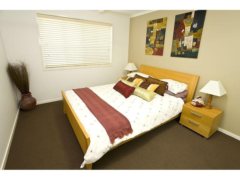 5 Hillview Crescent, Little Mountain QLD 4551