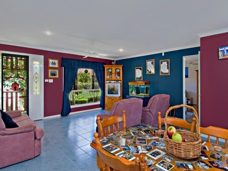 2 Redleaf Court, Currimundi QLD 4551