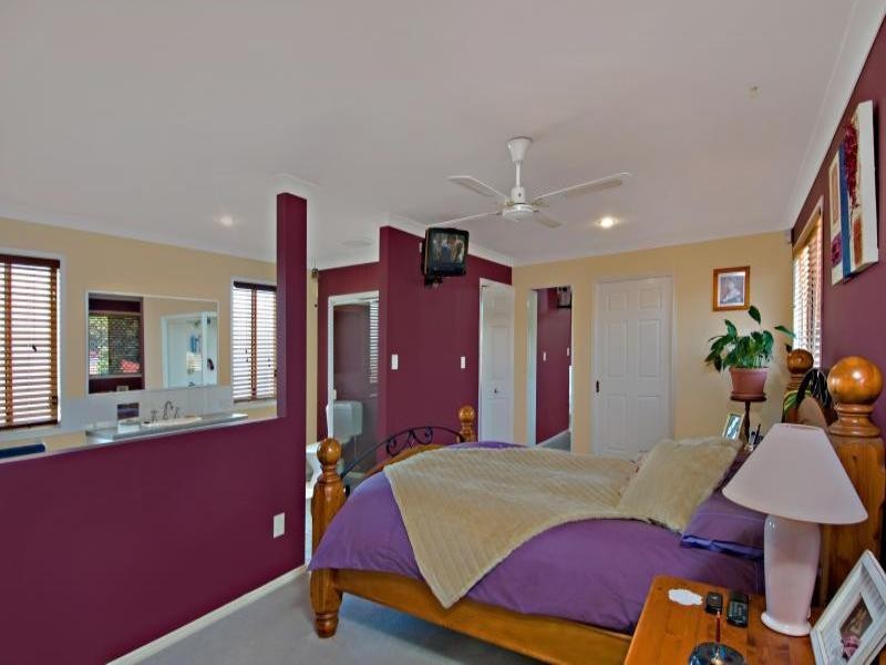 2 Redleaf Court, Currimundi QLD 4551