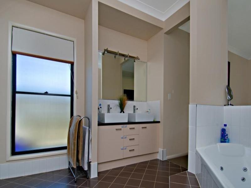 3 Satinash Street, Meridan Plains QLD 4551