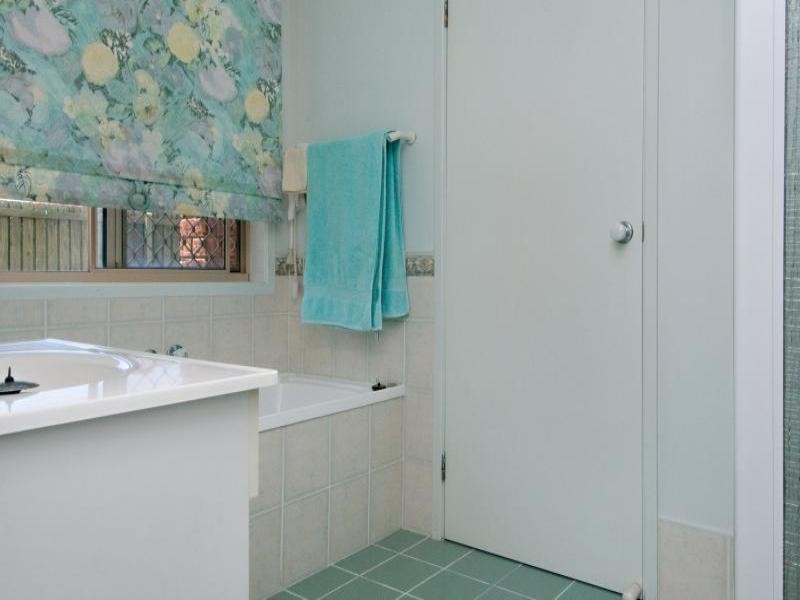 11 Avondale Place, Little Mountain QLD 4551