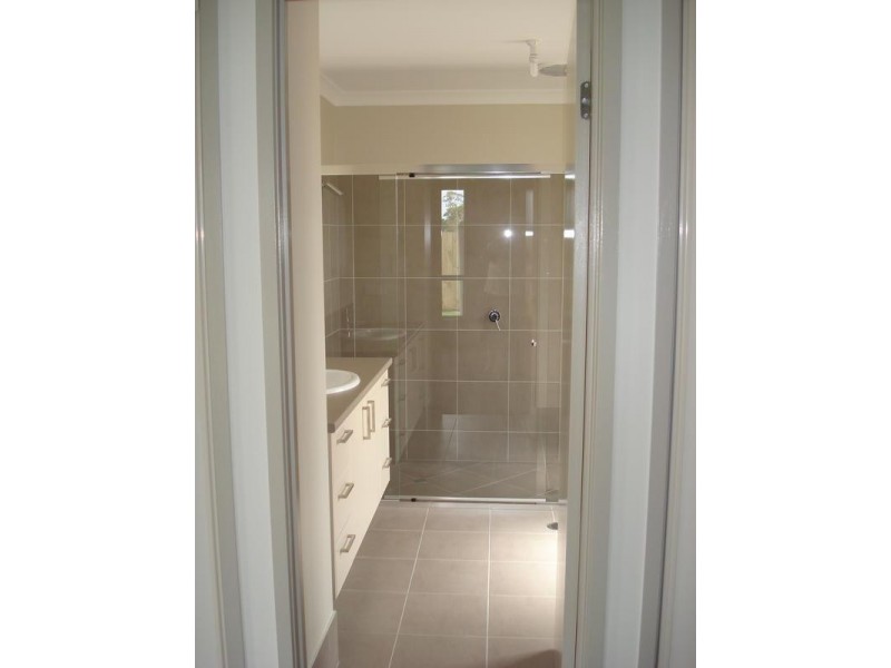 38 Elvena Circuit, Little Mountain QLD 4551