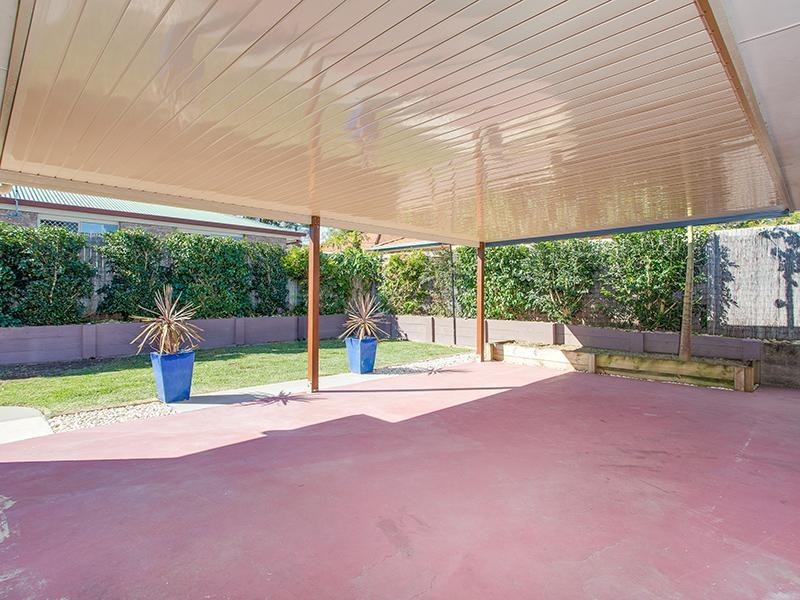 37 Macadamia Street, Wynnum West QLD 4178