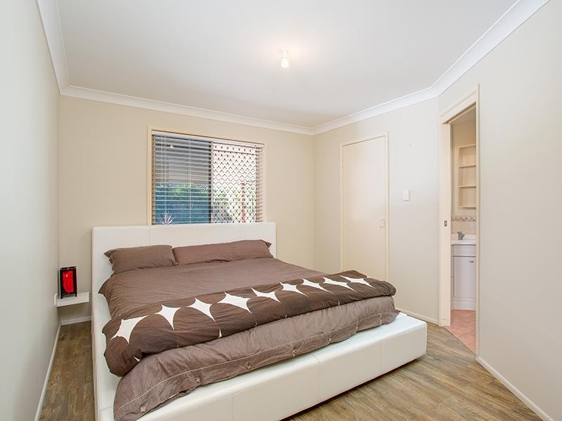 37 Macadamia Street, Wynnum West QLD 4178