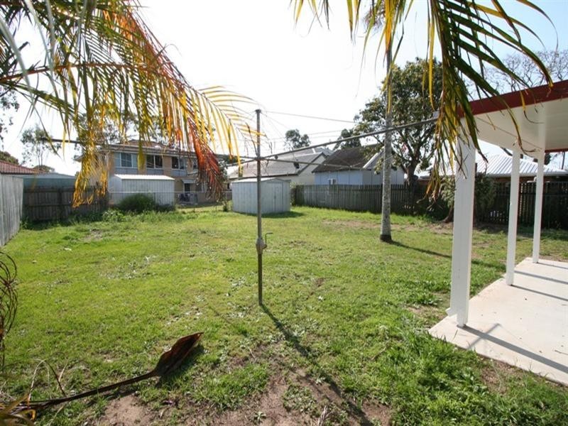 90 Gwynne Street, Wynnum West QLD 4178