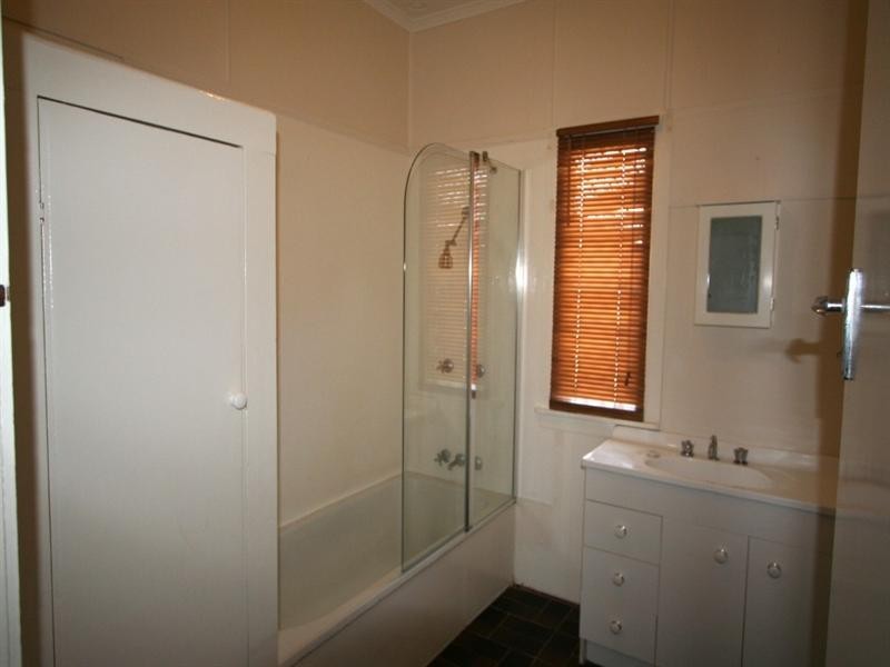 25 Faine Street, Manly West QLD 4179