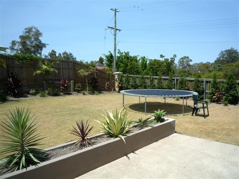 100 Rowland Avenue, Wakerley QLD 4154