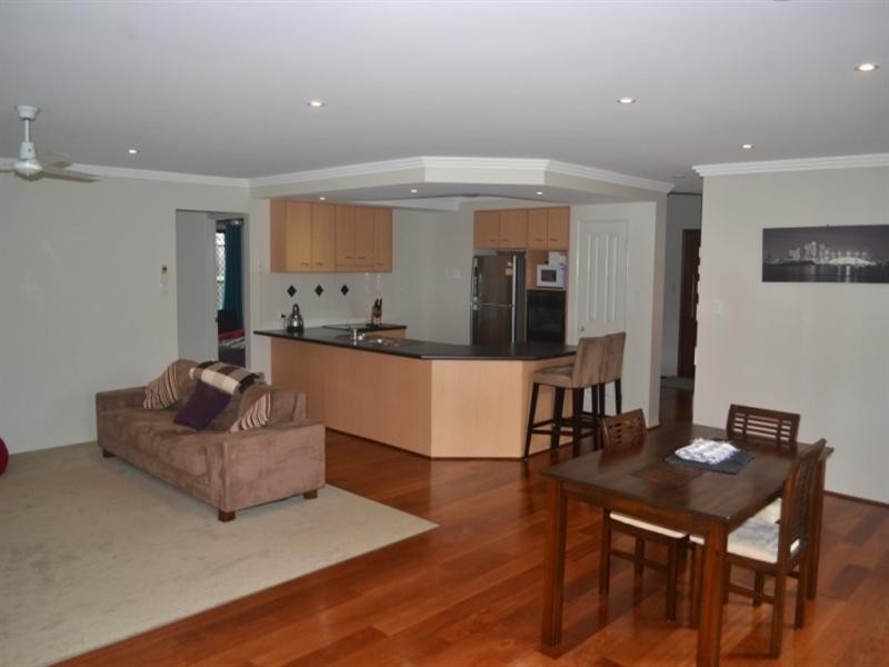 37 Lockwood Crescent, Manly West QLD 4179