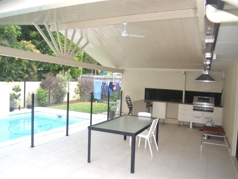 37 Lockwood Crescent, Manly West QLD 4179