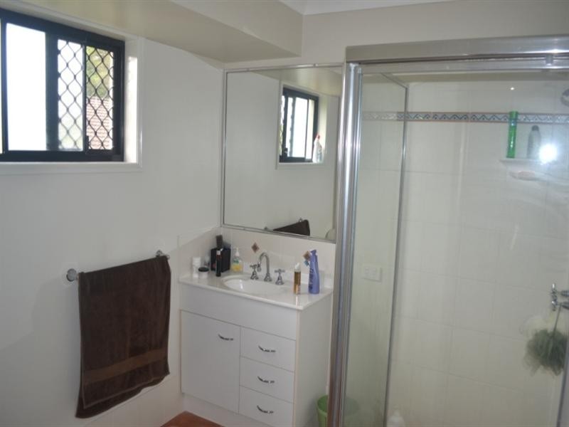 37 Lockwood Crescent, Manly West QLD 4179