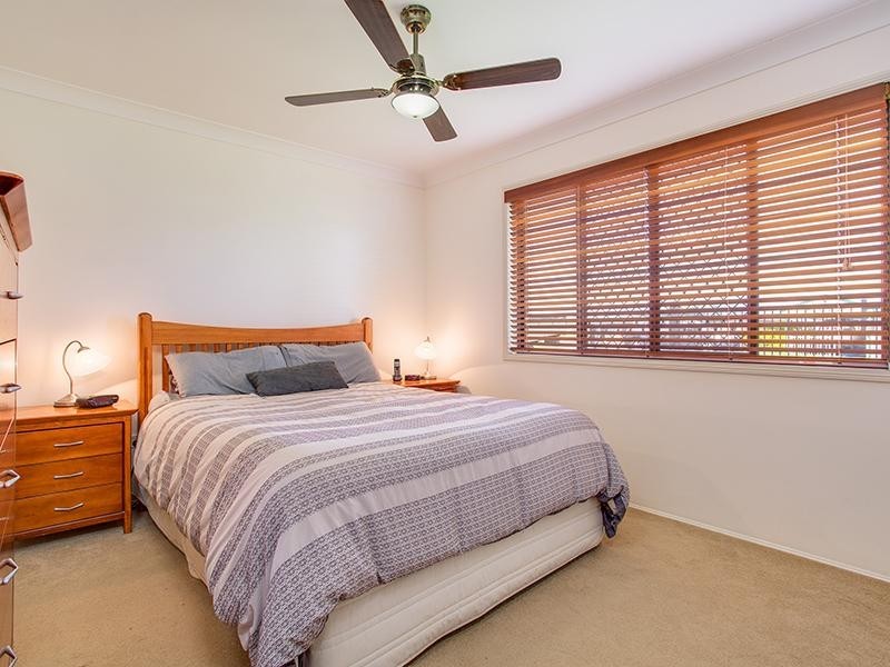 54 Amanda Street, Wynnum West QLD 4178