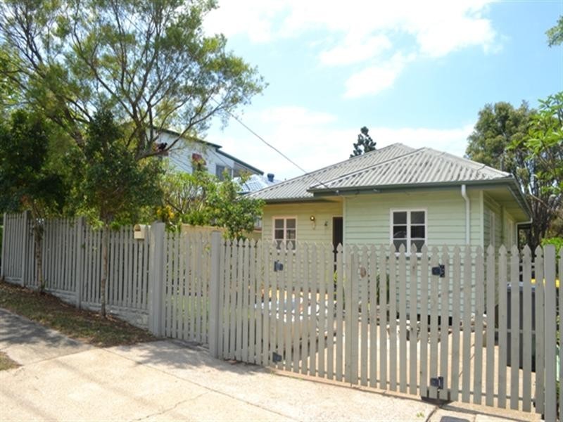 34 Whites Road, Manly West QLD 4179