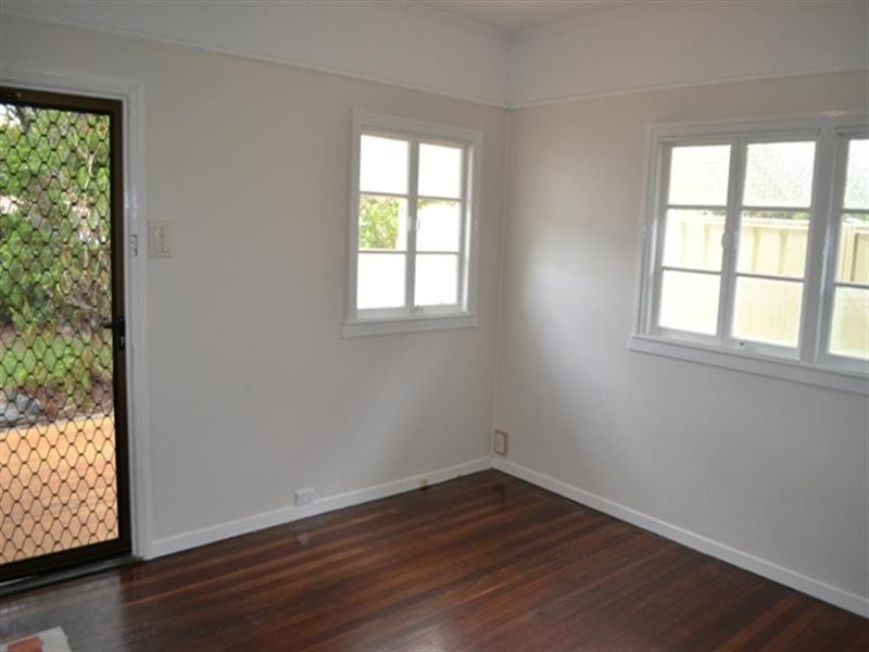 34 Whites Road, Manly West QLD 4179