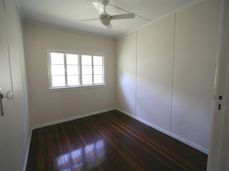 34 Whites Road, Manly West QLD 4179