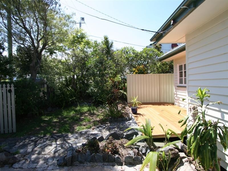 34 Whites Road, Manly West QLD 4179