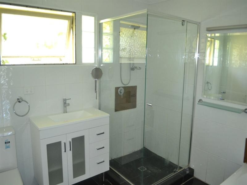 17 Claymeade Street, Wynnum QLD 4178