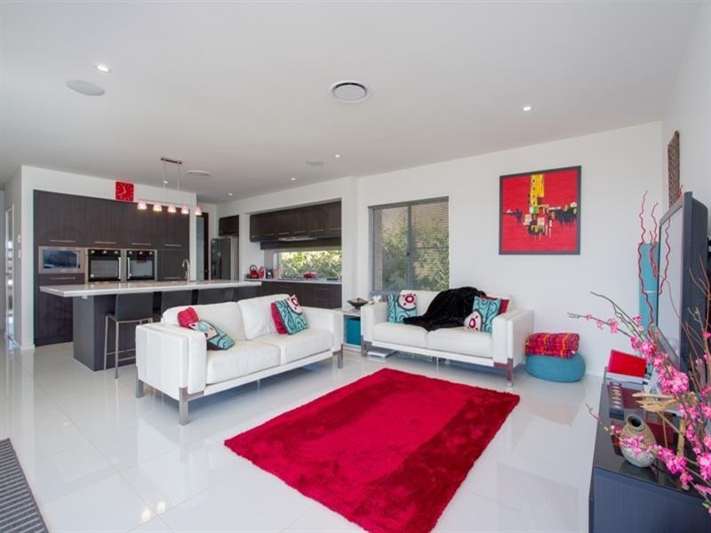 2 Beard Place, Wellington Point QLD 4160