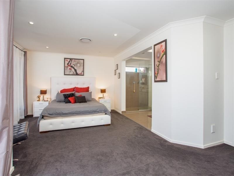 2 Beard Place, Wellington Point QLD 4160