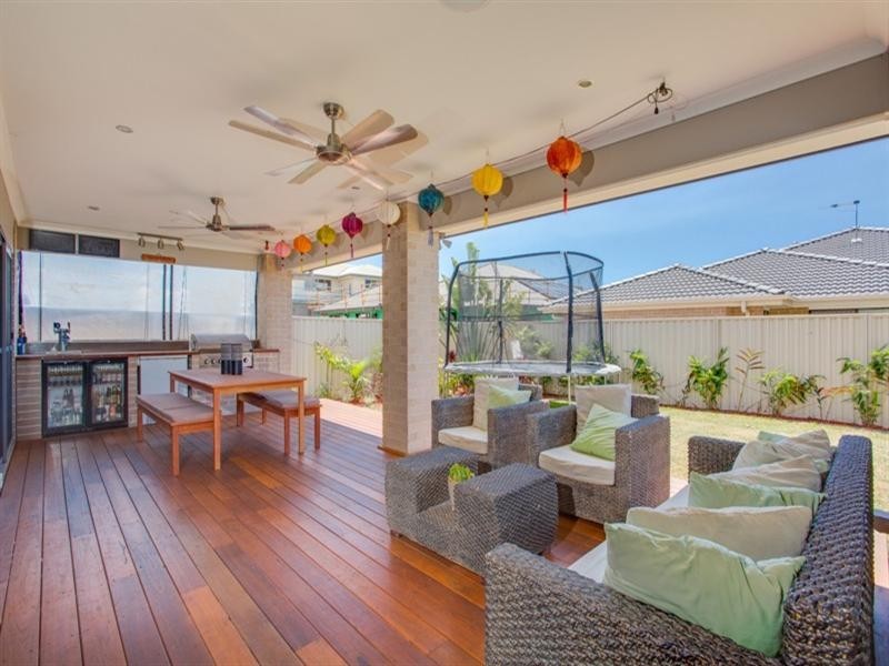 2 Beard Place, Wellington Point QLD 4160