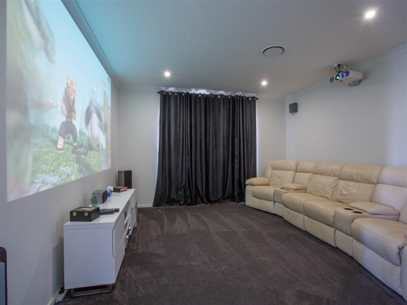 2 Beard Place, Wellington Point QLD 4160