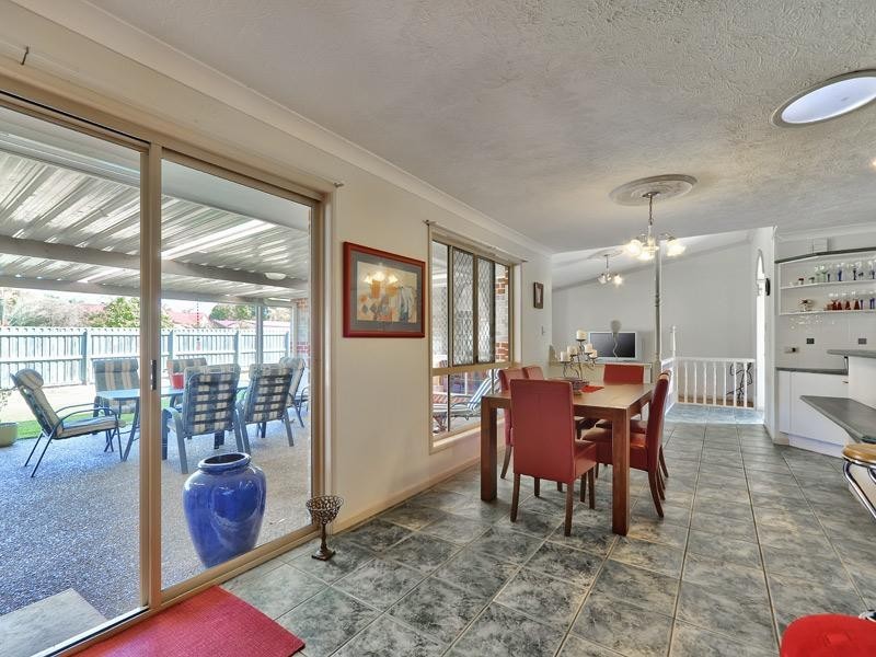 14 Miles Crescent, Manly West QLD 4179