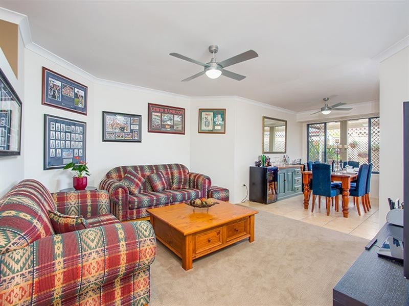 11 Westaway Place, Wynnum West QLD 4178