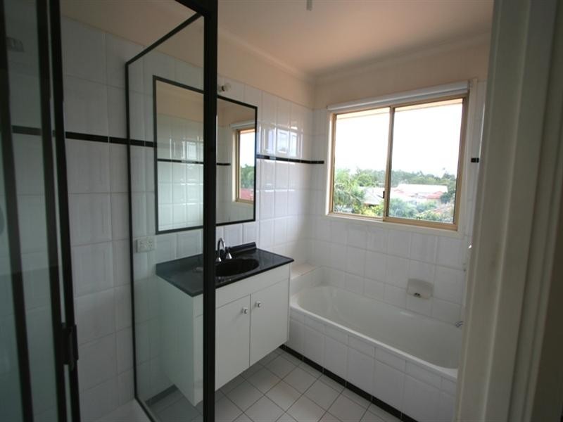 1 Benetti Close, Belmont QLD 4153