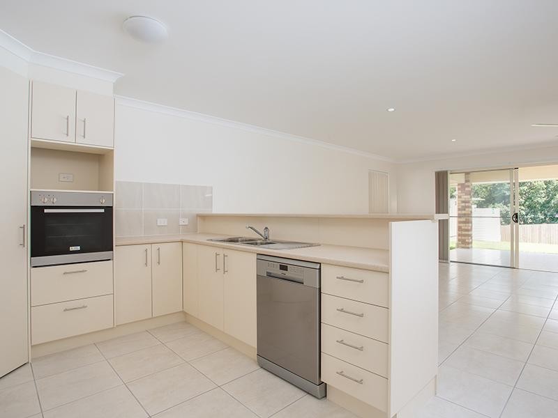 61 Bulgin Avenue, Wynnum West QLD 4178