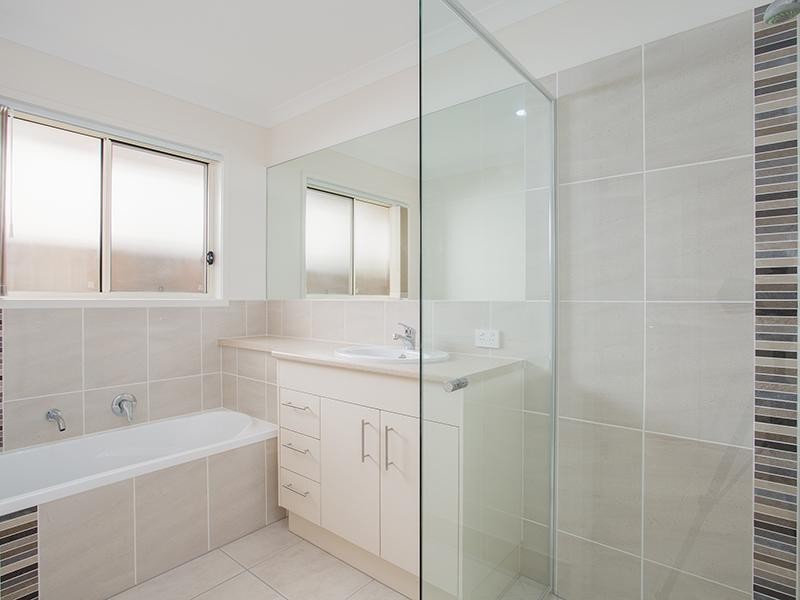 61 Bulgin Avenue, Wynnum West QLD 4178