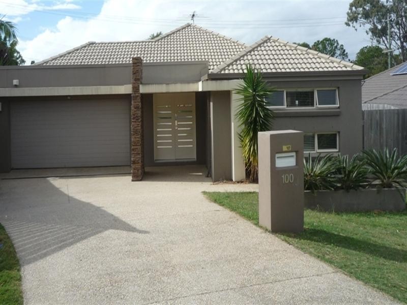 100 Rowland Avenue, Wakerley QLD 4154