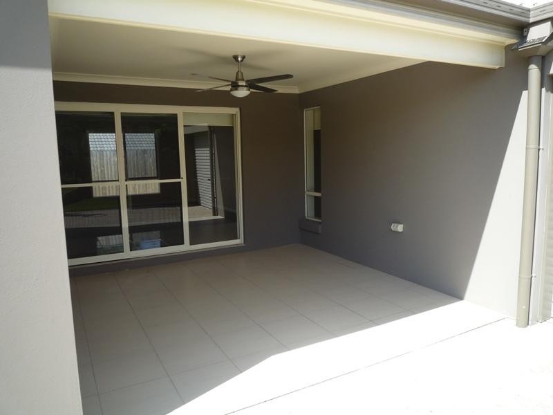 100 Rowland Avenue, Wakerley QLD 4154