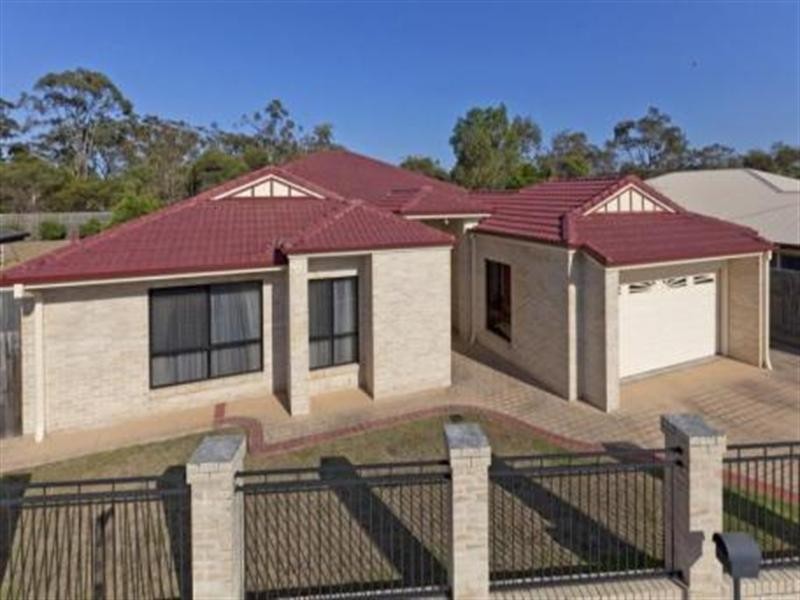 24 Fennessy Close, Wakerley QLD 4154