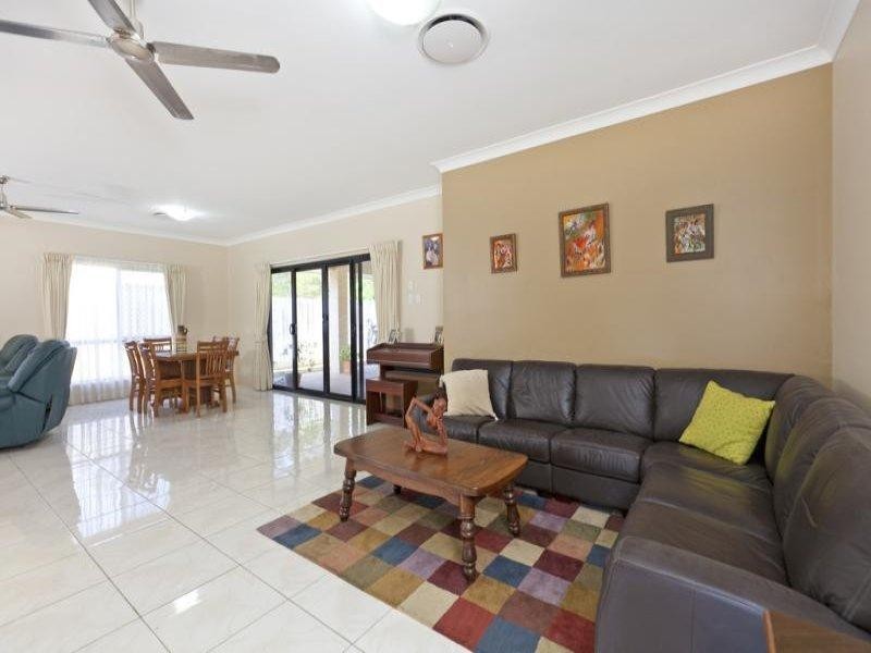 24 Fennessy Close, Wakerley QLD 4154