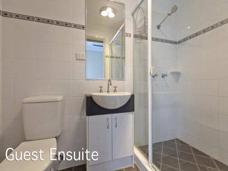 24 Fennessy Close, Wakerley QLD 4154
