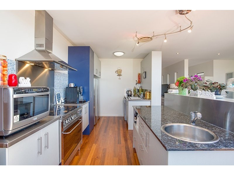 61 Wynnum North Road, Wynnum QLD 4178