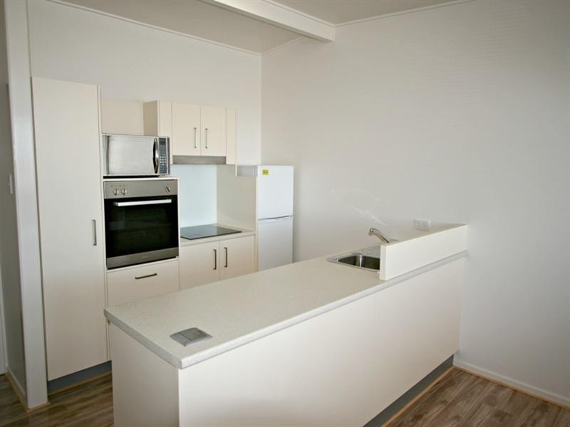 4/11 Arnold Street, Manly QLD 4179