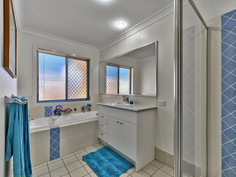 56 Williams Street, Wakerley QLD 4154