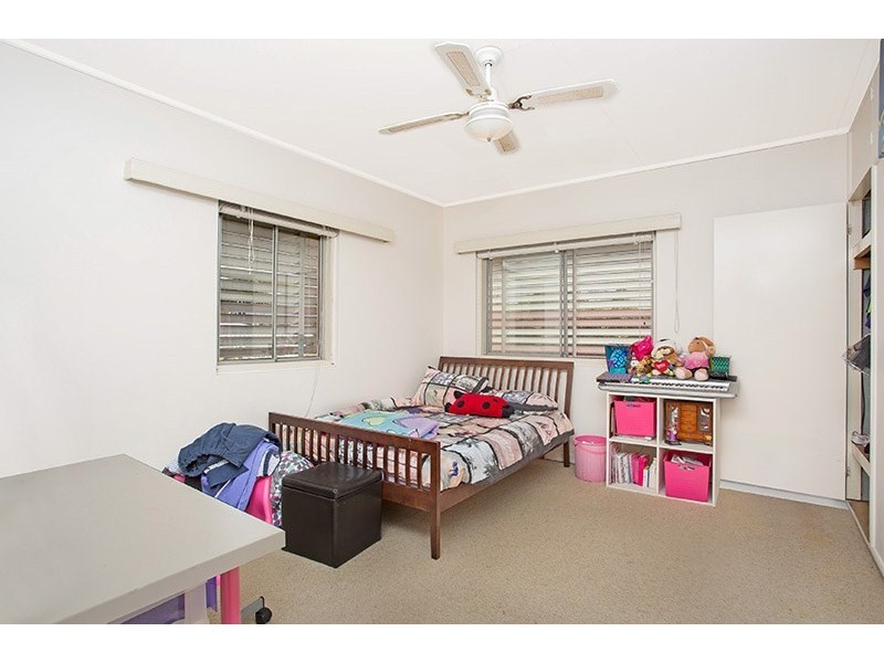 33 Melville Terrace, Wynnum QLD 4178